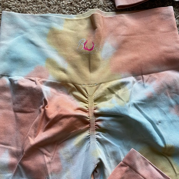 Tie Dye Workout Set - Picture 4 of 6